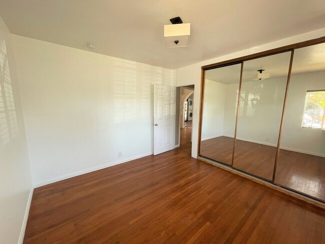 Building Photo - Midtown Ventura Bungalow