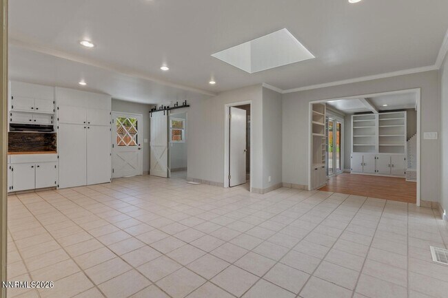 Building Photo - 2325 Homestead Pl