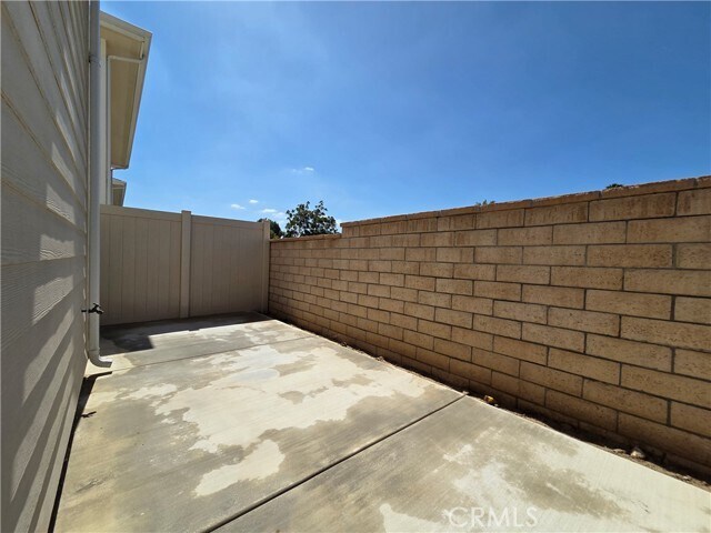 Building Photo - 652 W Grand Ave