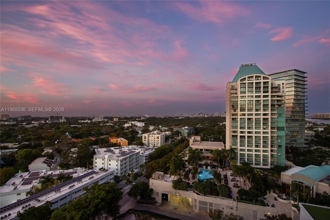 Building Photo - 2831 S Bayshore Dr