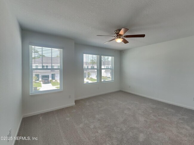 Building Photo - 626 Holly Lks Dr