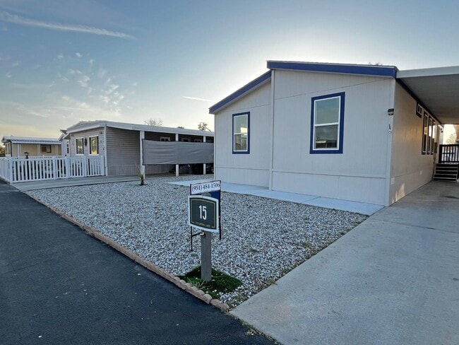 Building Photo - 21100 State St