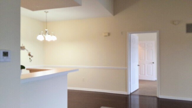 Building Photo - Beautiful WATER VIEW 3 bedroom, 2 bathroom...