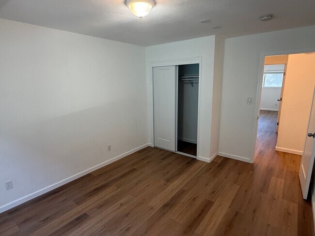 Building Photo - 301 Willard Ave