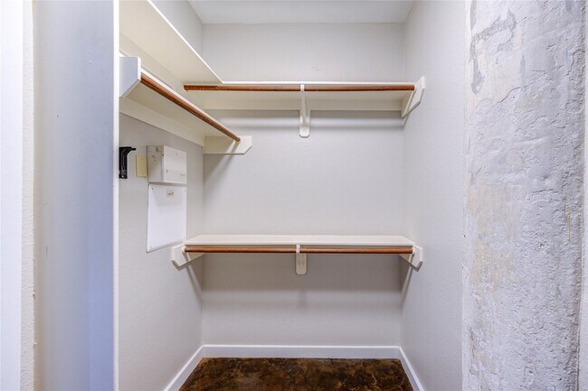 Building Photo - 2205 McKinney St