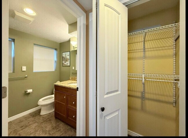 Building Photo - Beautiful Millcreek Home!