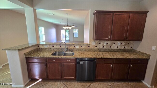 Building Photo - 10826 Avenida Del Rey