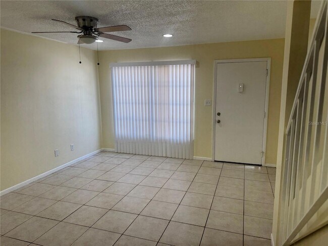 Building Photo - 231 Amherst Ave