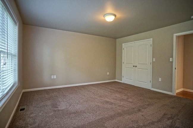 Building Photo - 15 Scarlet Oak Dr