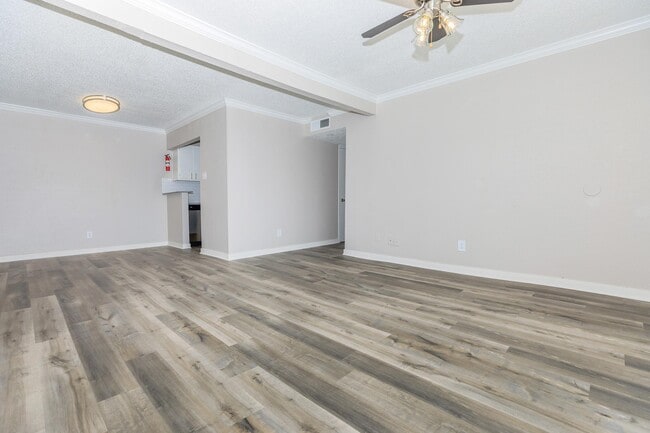 Building Photo - Step Into Style – Upscale Living Starts Now!