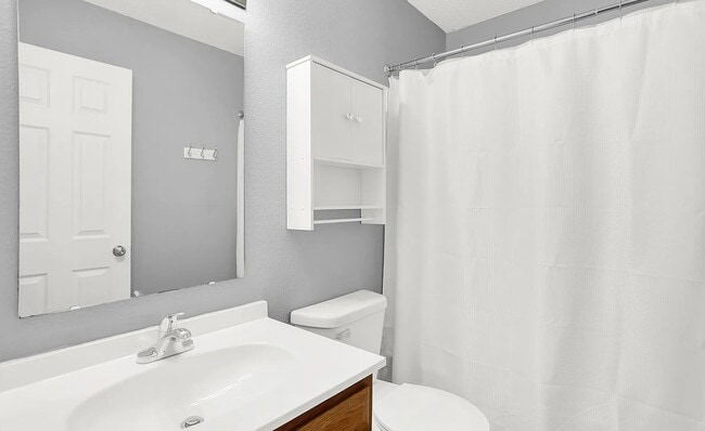 Building Photo - 4007 Knollwood Ave