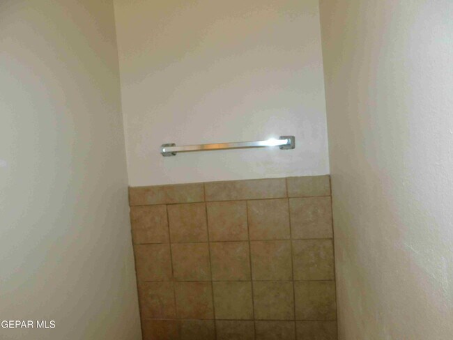 Building Photo - 225 3 Rivers Dr