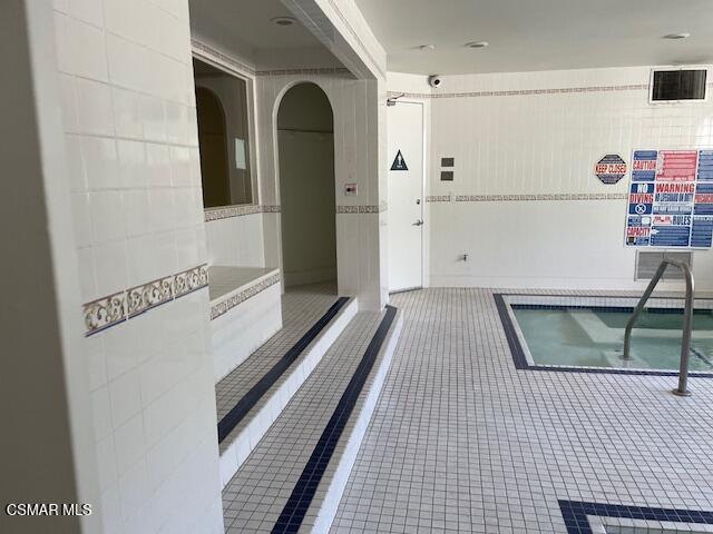 Building Photo - 5340 Yarmouth Ave