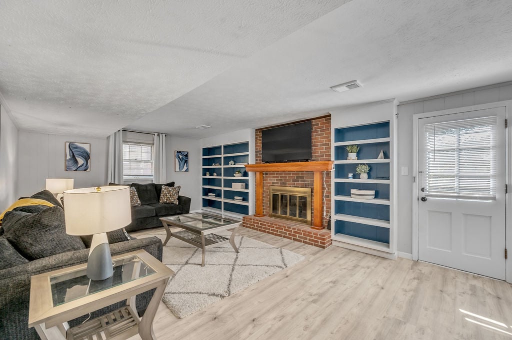 Building Photo - 1244 Gainesway Dr