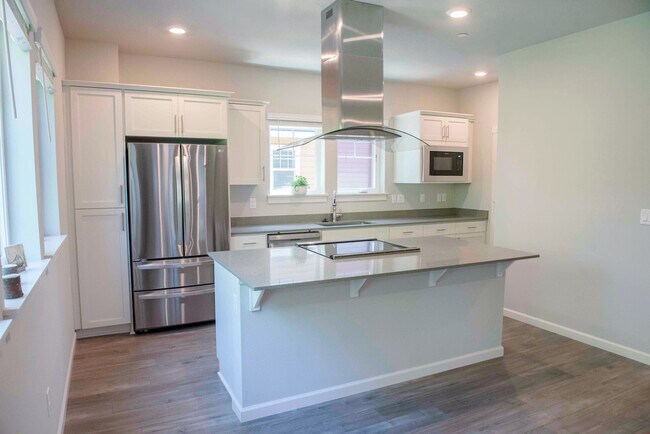 Building Photo - 12003 SE High Creek Rd