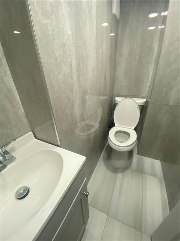 Building Photo - 2611 Batchelder St