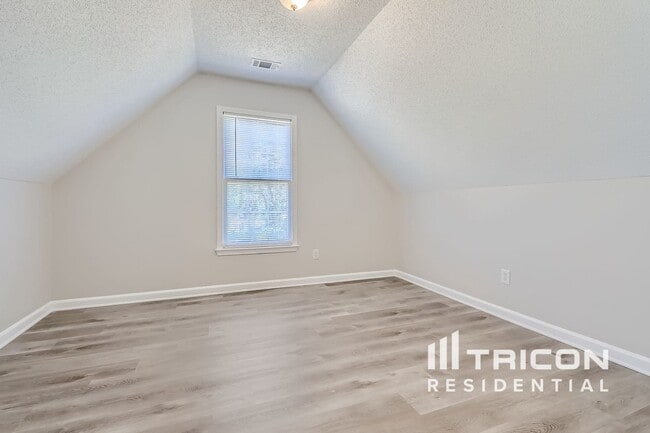 Building Photo - 115 Redspire Ln