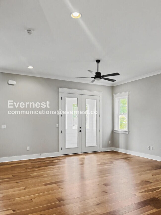 Building Photo - 121 Lucile St