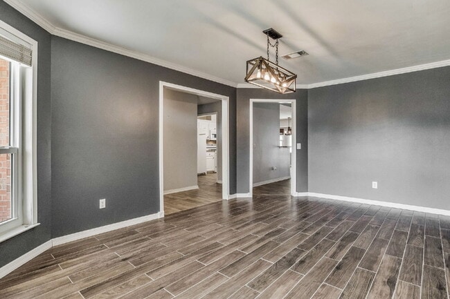 Building Photo - Welcome to your dream home! This stunning 4-bedroom, 3-bathroom residence is perfectly situated n...