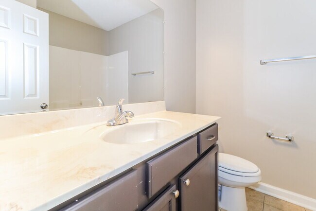 Building Photo - 10790 Wellington Dr