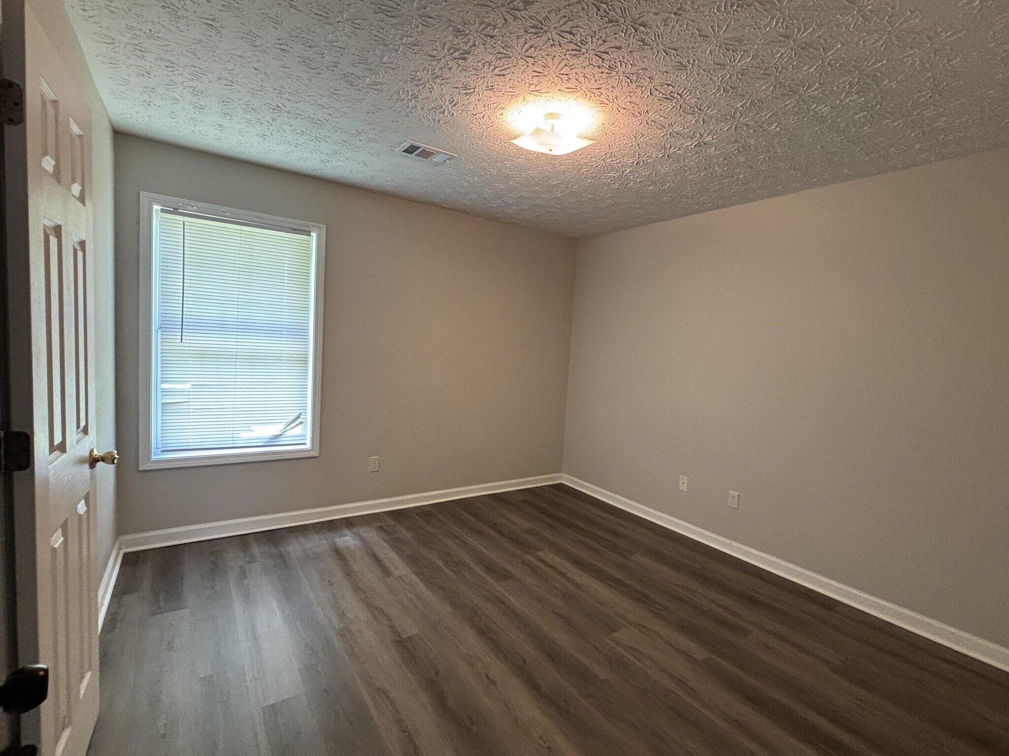 BR#2 - Back Bedroom - 97 Lily Dr