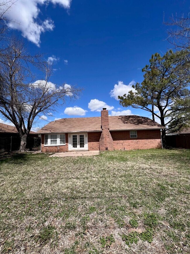 Building Photo - Great Home in Moore!