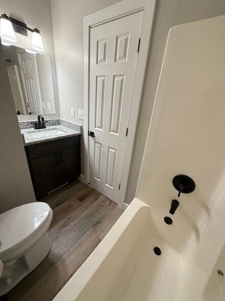 Building Photo - 133 W Terrace Ct