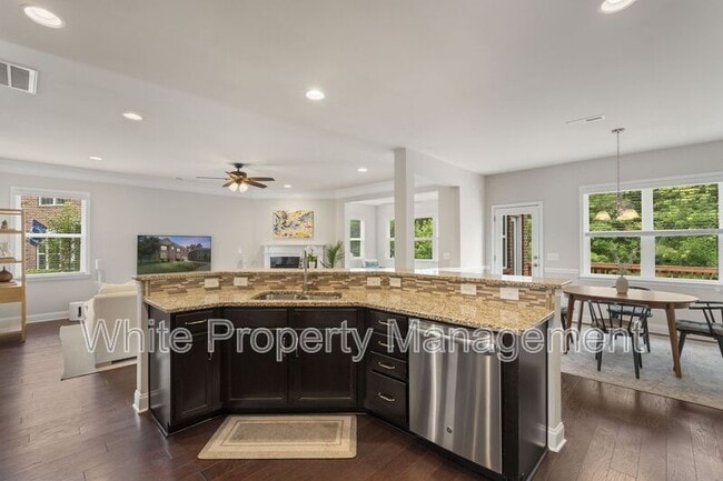 Building Photo - 1830 Alden Oaks Dr
