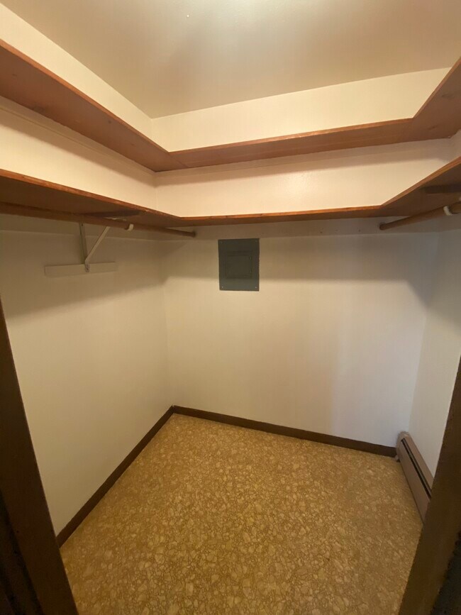 Building Photo - 429