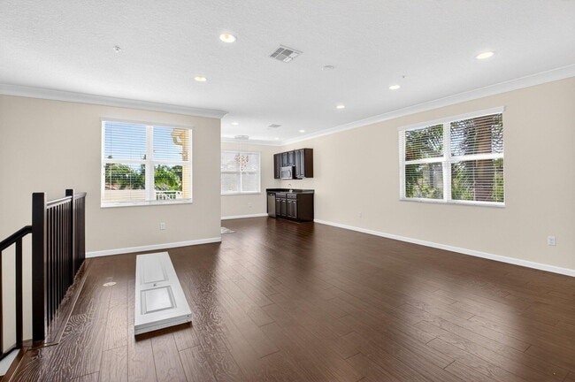 Building Photo - 4920 NW 15th Ave