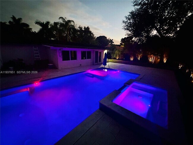 Building Photo - 8160 W 18th Ct