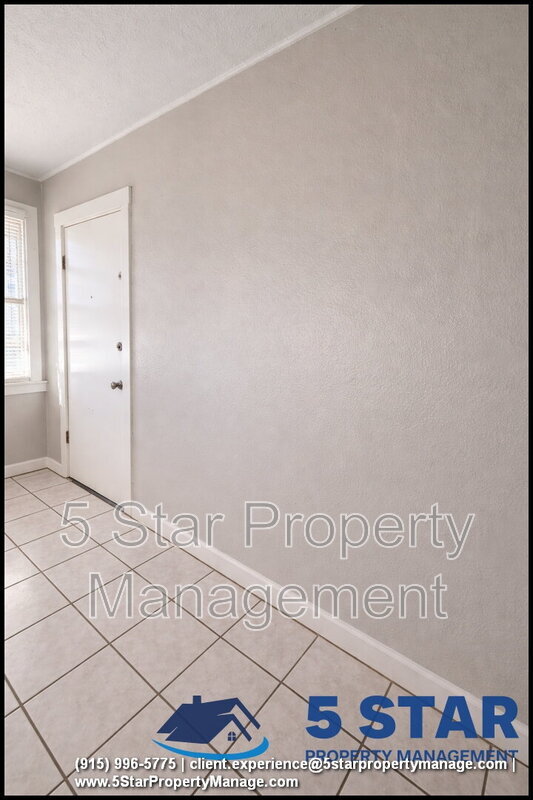 Building Photo - 1114 El Paso St