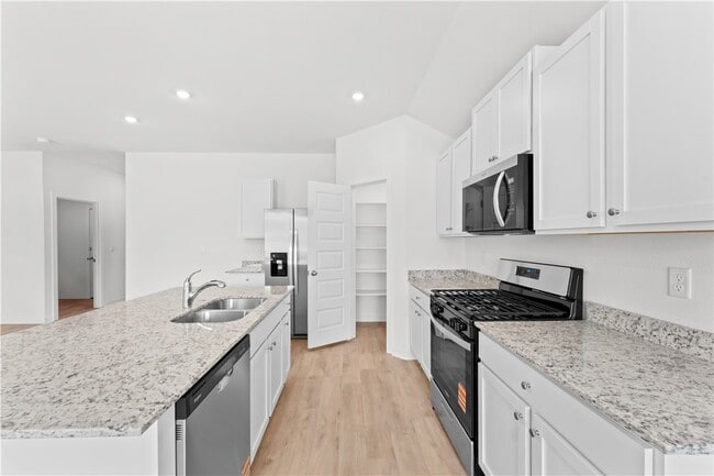 Building Photo - 3060 Laredo Ln