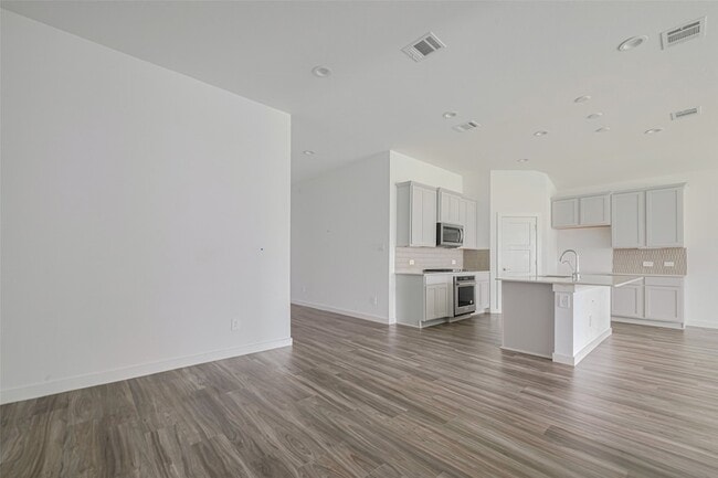 Building Photo - 133 Aurora Spgs Dr