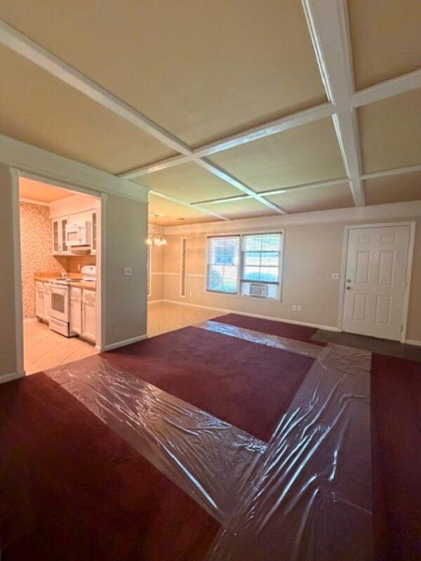 Building Photo - 801 Eastmont Dr