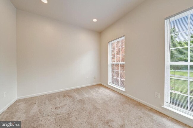 Building Photo - 42038 Cherish Ct