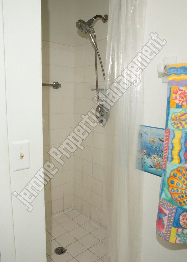 Building Photo - 98442 Windward Ave