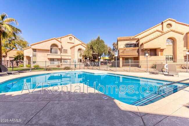 Building Photo - 609 E Mesquite Cir