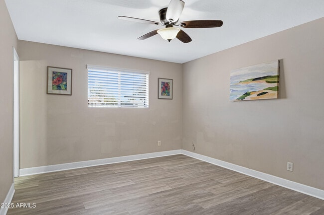 Building Photo - 110 W Del Rio Dr