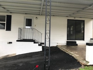 Building Photo - 646 Robertsville Rd