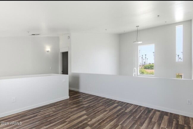 Building Photo - 1111 W University Dr