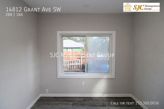 Building Photo - Two bed one bath single family home for re...