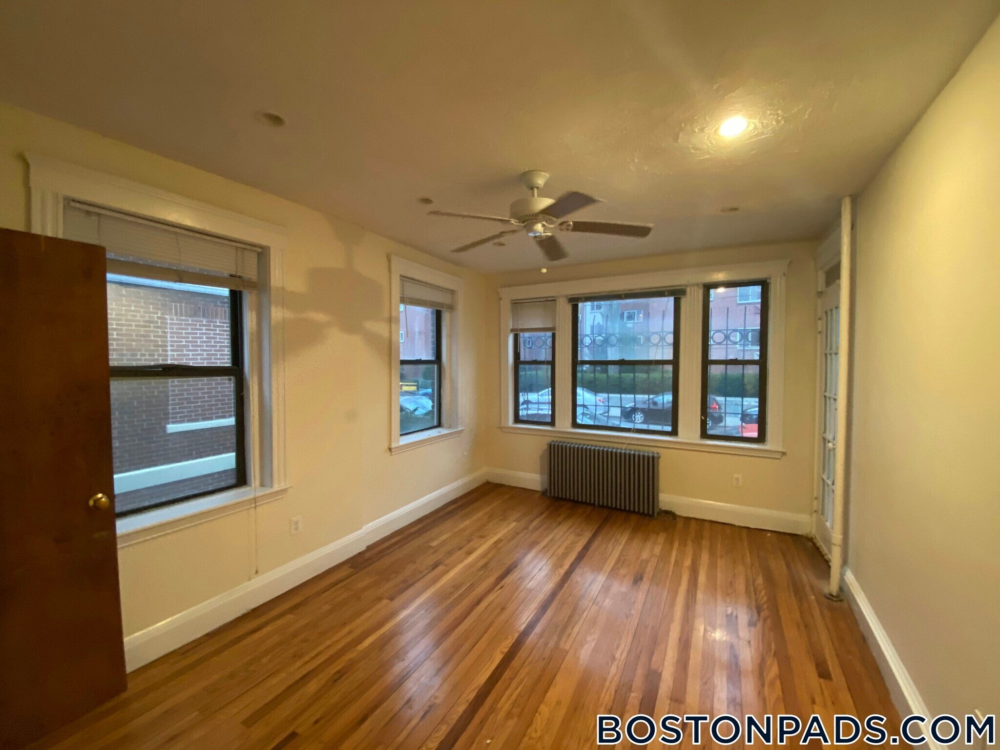Building Photo - 240 Kelton St