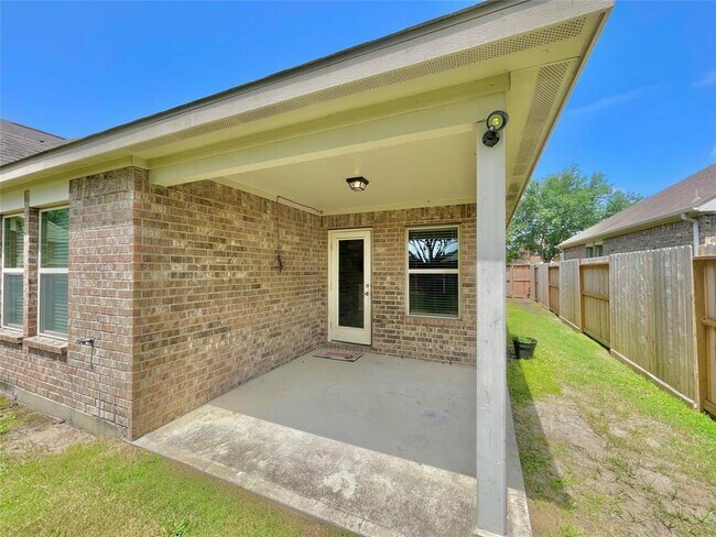 Building Photo - 10006 Western Pine Trail