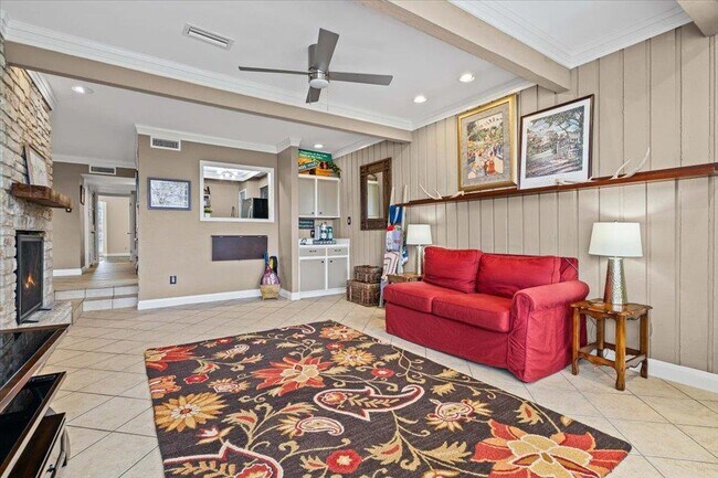 Building Photo - 143 World of Tennis Sq