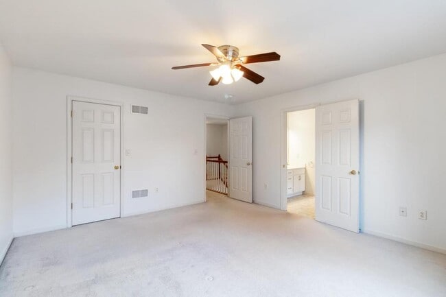 Building Photo - 1172 Heron Ct
