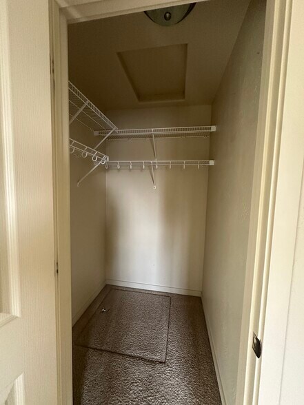 Walk-in Closet - 48 Vista Loop