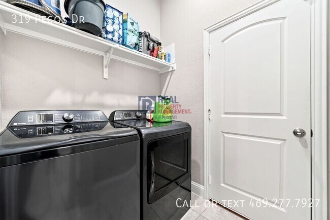 Building Photo - 319 Pecos Dr