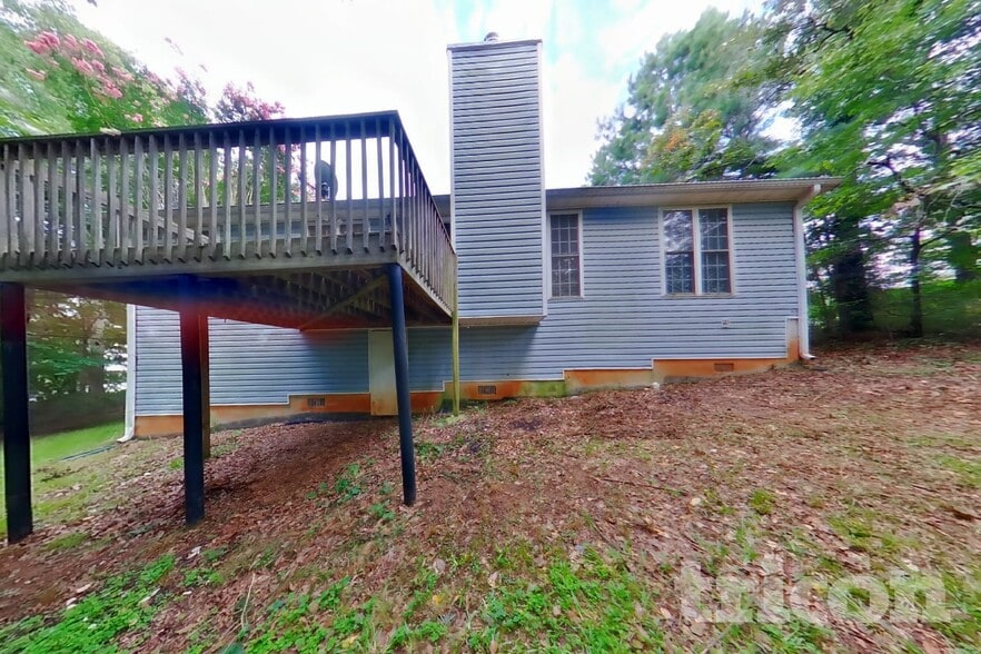 Building Photo - 137 Poplar Way