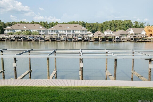 Building Photo - 12386 River Highlands Dr